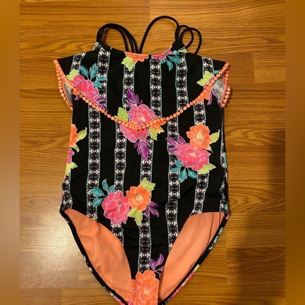 One Piece Swimsuit XL (14-16) (HE)